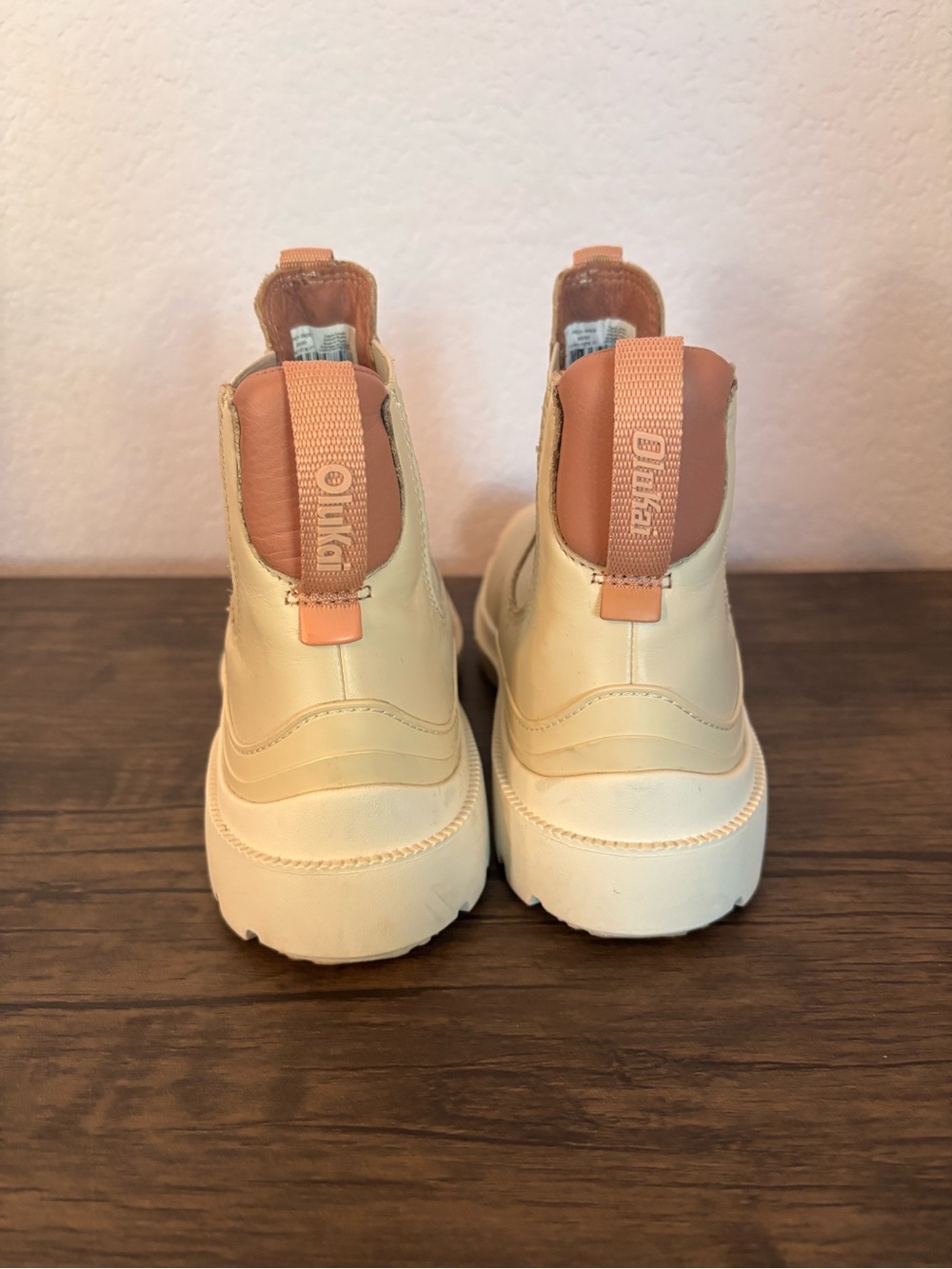OluKai Hehi women’s boots size 7 - Picture 6 of 10